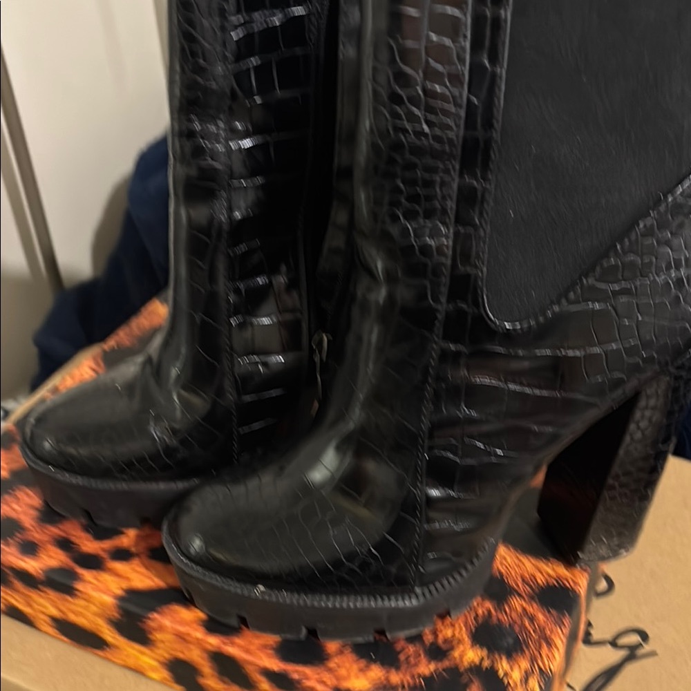 Black Croc-Embossed Women's Boots